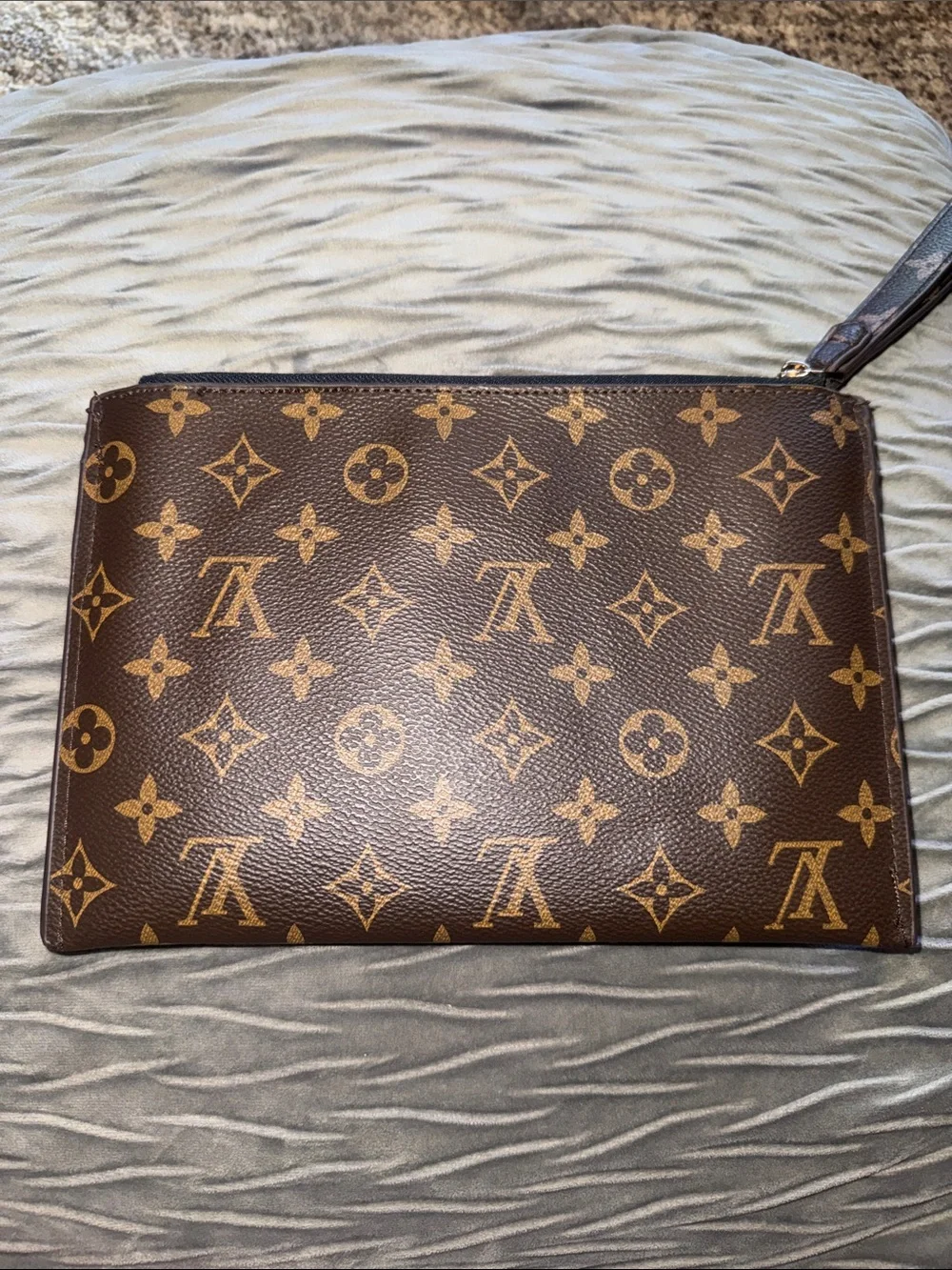 Luxury Designer Louis Vuitton Brown Monogram Canvas Wristlet Daily Pouch Black
